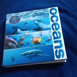 National Geographic Oceans Book - Vibrant Blue Edition